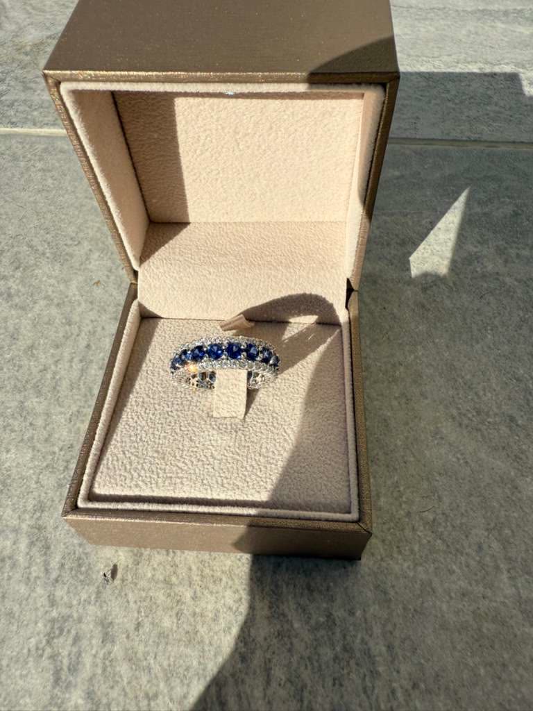 Foto originale di un anello ricevuta dal cliente