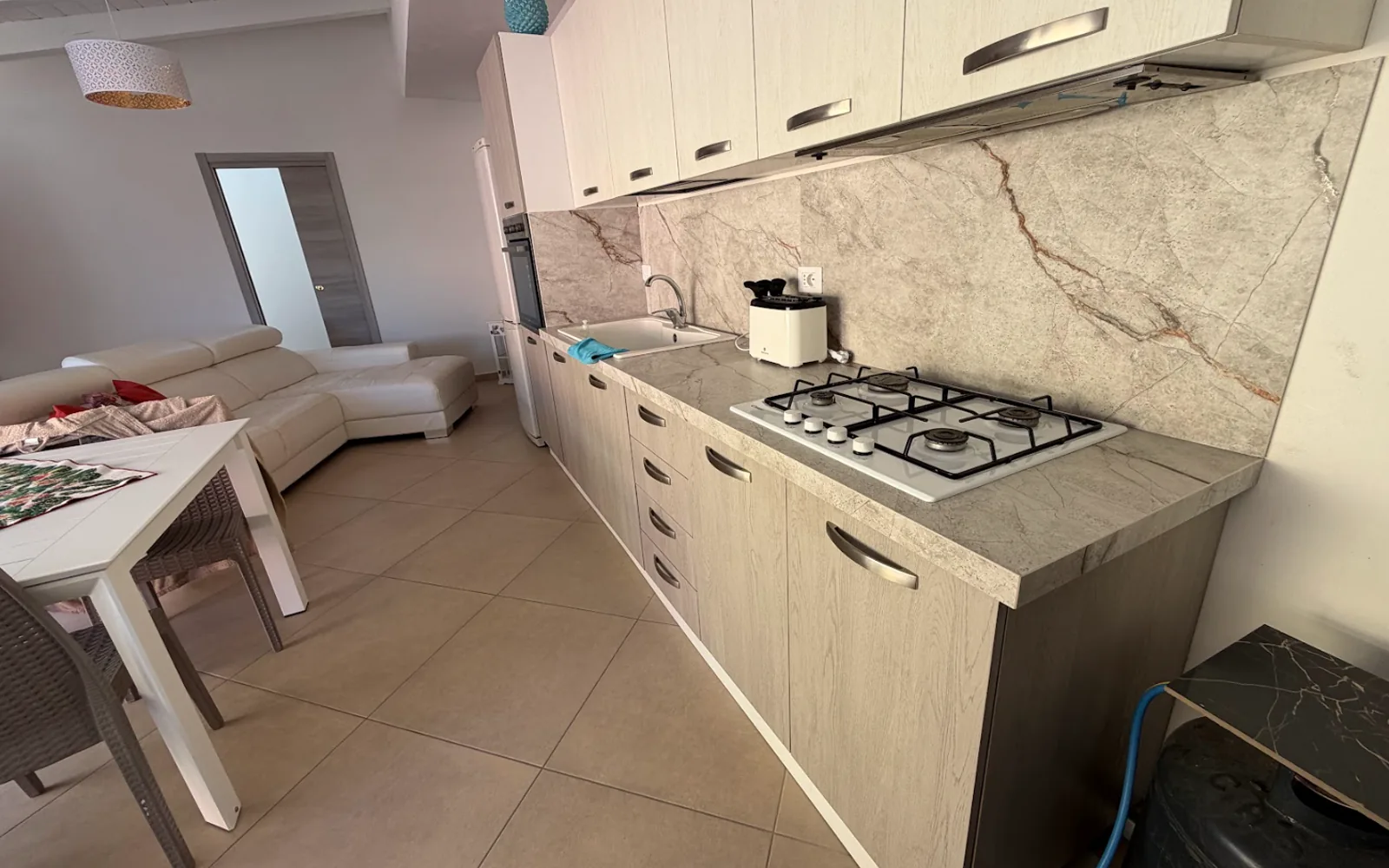 Cucina dell'appartamento durante i lavori, prima